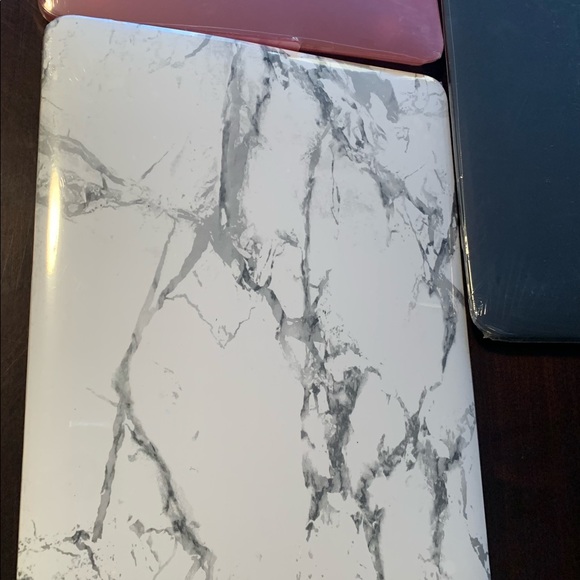 MacBook hard case 5 Colors 12’´inch thé hard case is the product I am selling - Picture 8 of 14